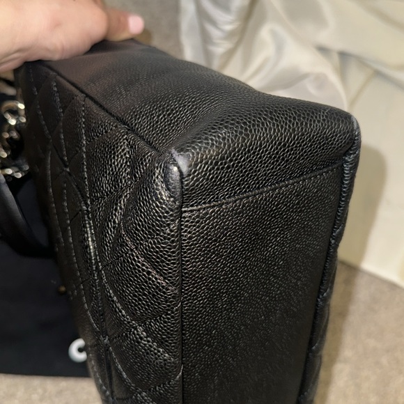 100% authentic Chanel black small shopping tote bag - Picture 15 of 16